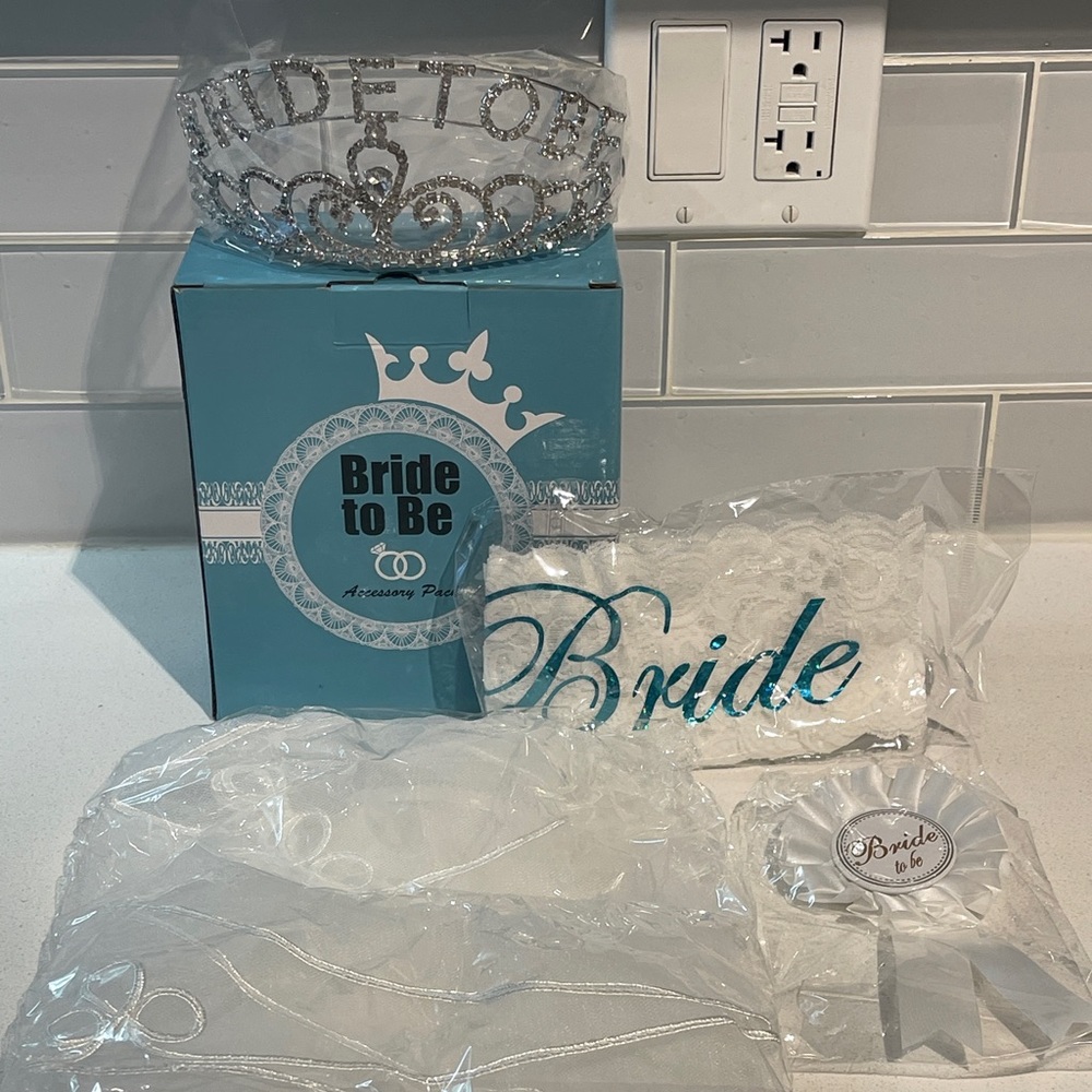 NEW Bride To Be Accessory Box